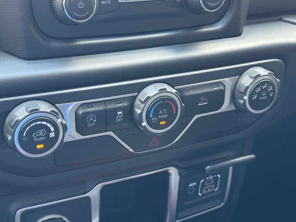 2021 Jeep Gladiator Willys Sport