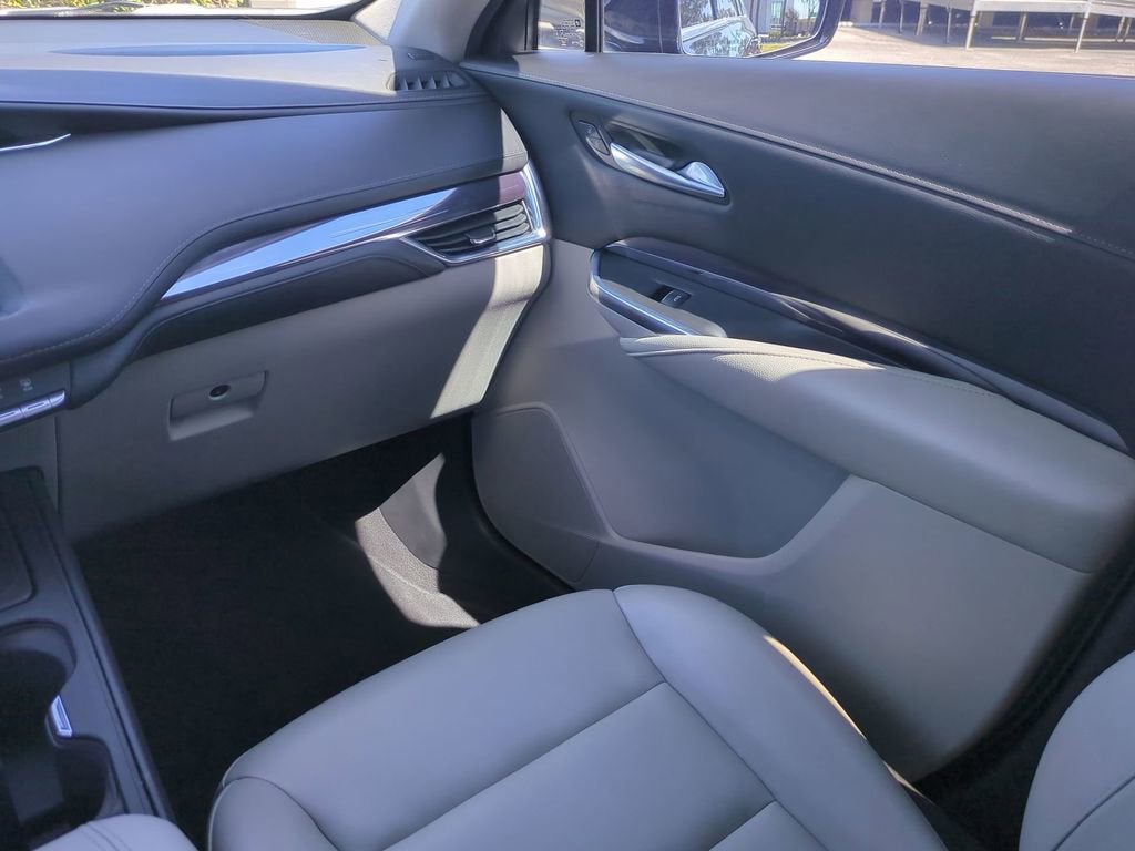 2023 Cadillac XT4 Luxury