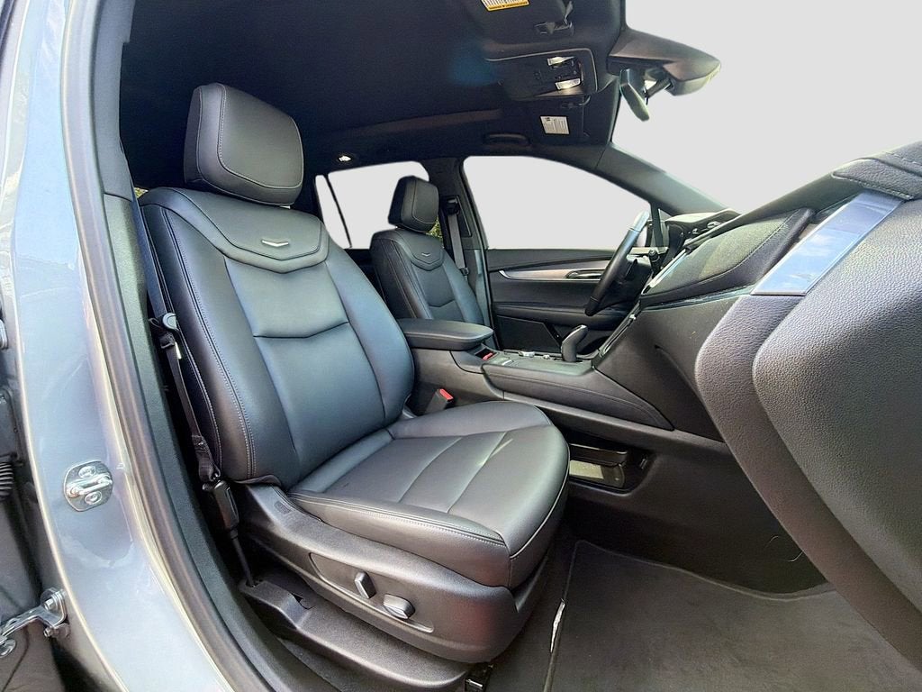 2025 Cadillac XT6 Luxury