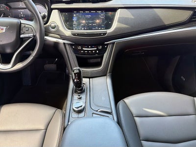 2025 Cadillac XT6 Luxury