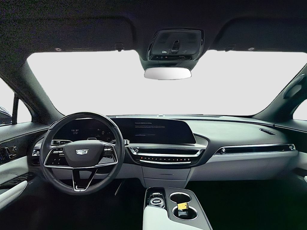 2024 Cadillac LYRIQ Luxury 2