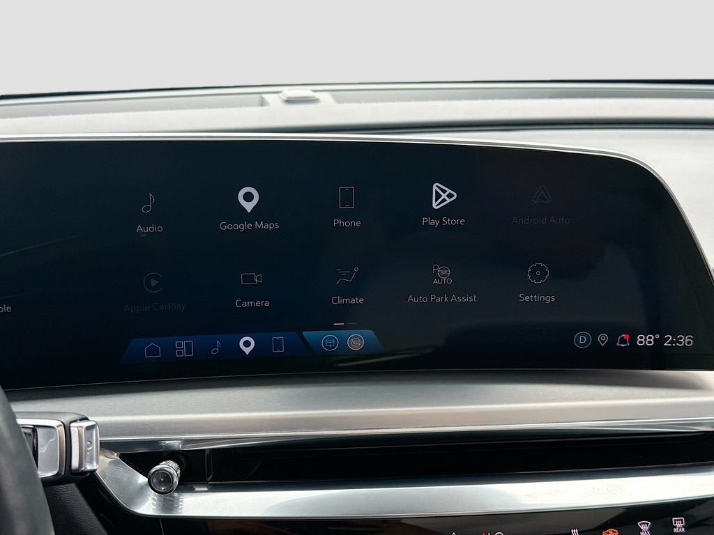 2024 Cadillac LYRIQ Luxury 2