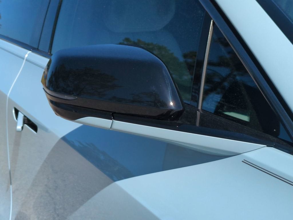 2024 Cadillac LYRIQ Sport 3