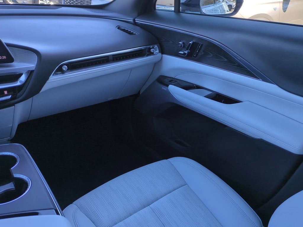 2024 Cadillac LYRIQ Sport 3