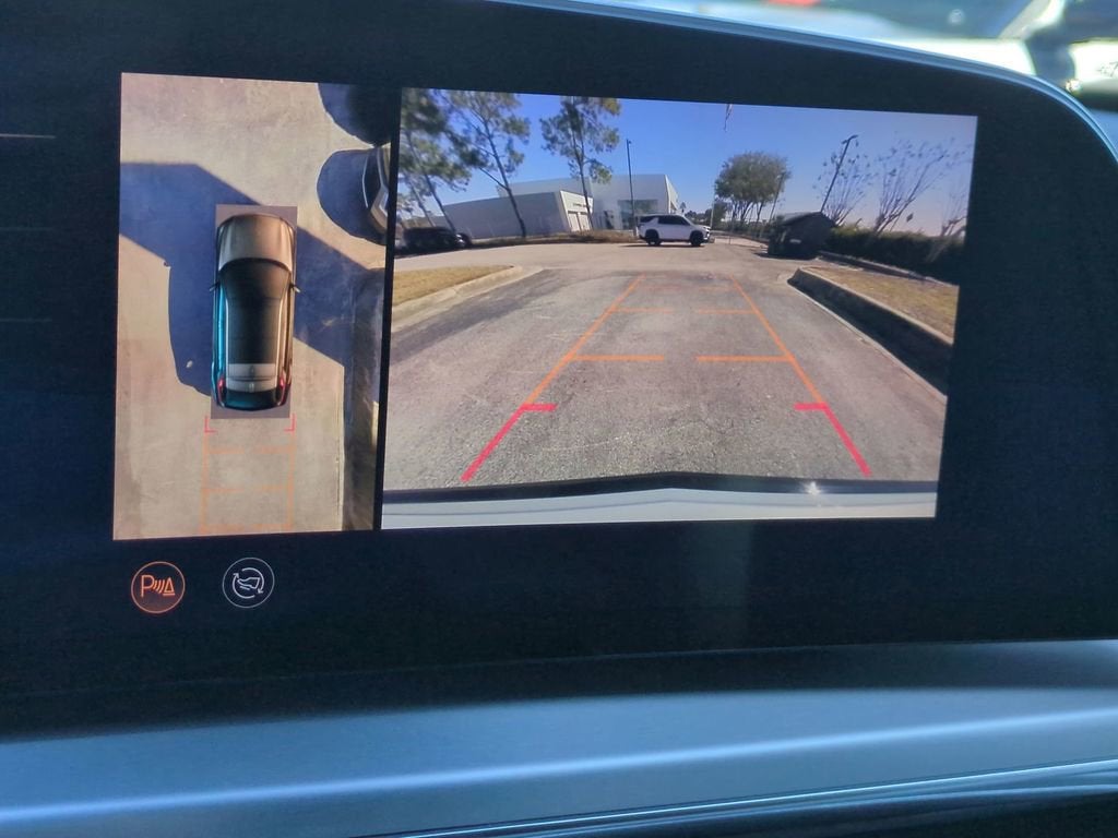 2024 Cadillac LYRIQ Sport 3