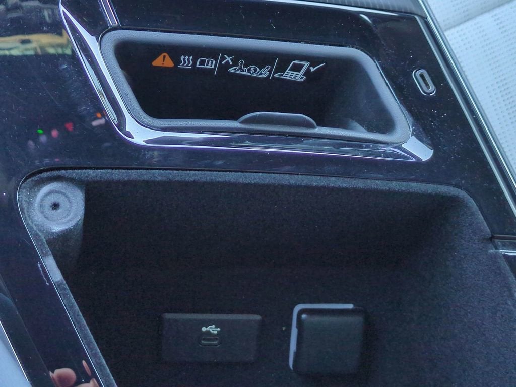 2024 Cadillac LYRIQ Sport 3