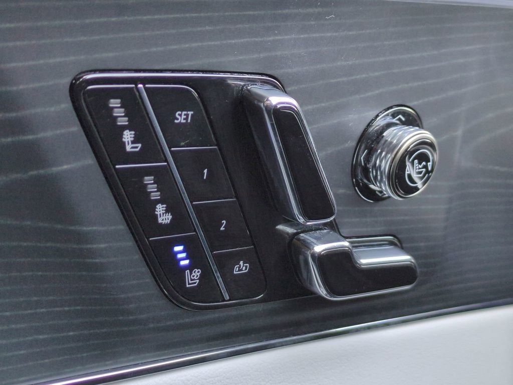 2024 Cadillac LYRIQ Sport 3