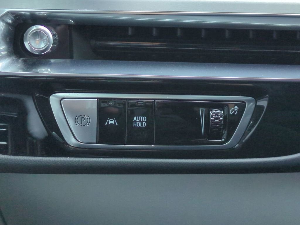 2024 Cadillac LYRIQ Sport 3