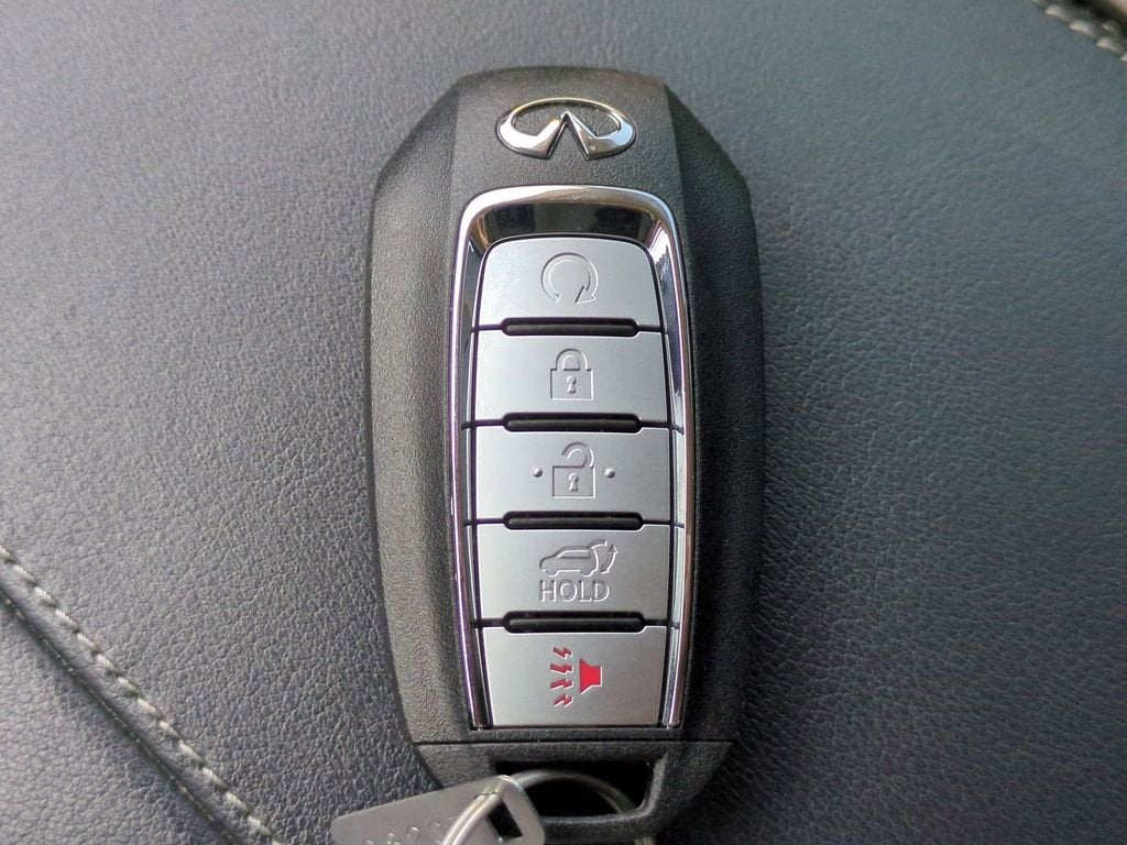 2022 INFINITI QX50 LUXE