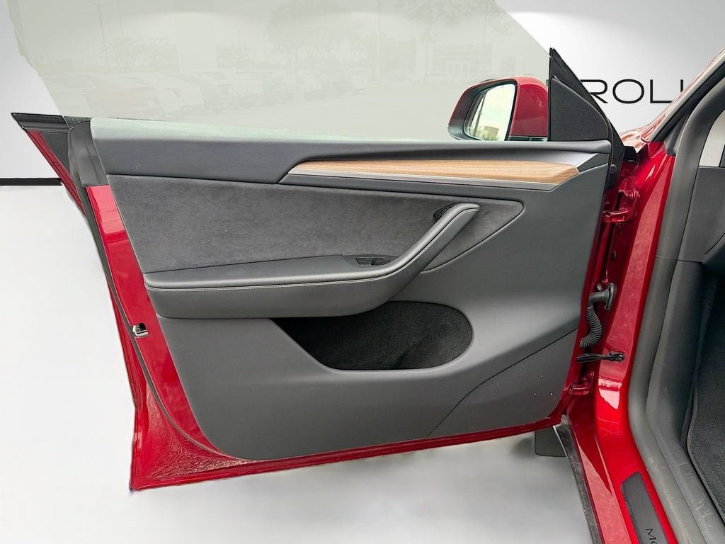2025 Tesla Model Y Long Range