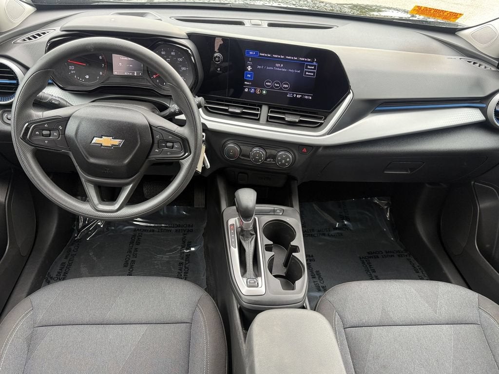 2025 Chevrolet Trax LS
