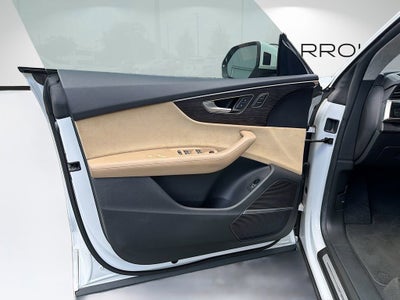 2019 Audi Q8 Prestige