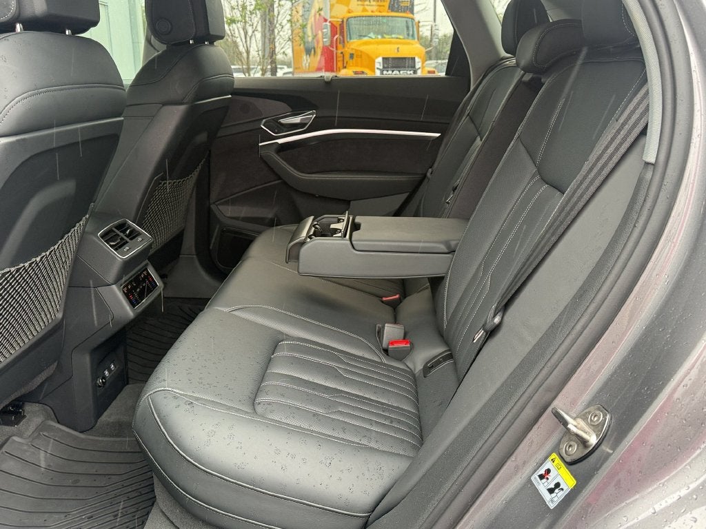 2019 Audi e-tron Prestige