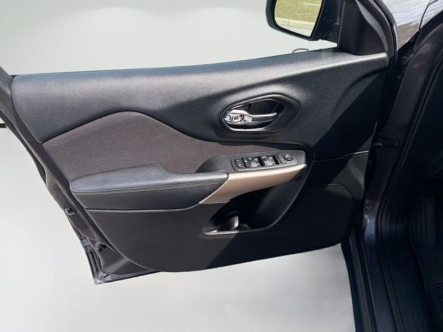 2018 Jeep Cherokee Latitude Tech Connect