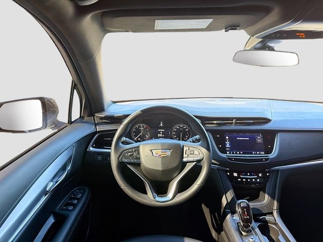 2025 Cadillac XT6 Luxury