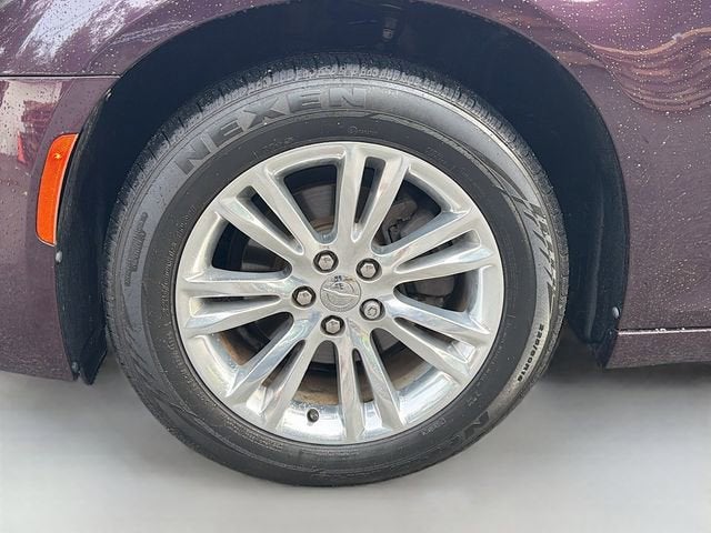 2021 Chrysler 300 Touring L