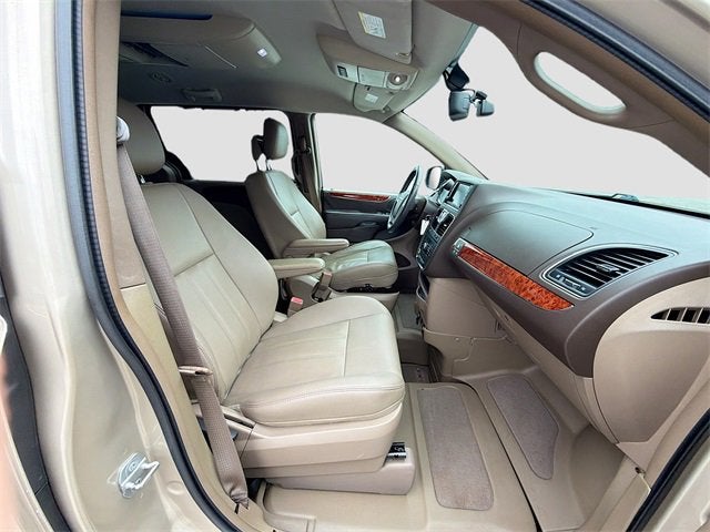 2015 Chrysler Town & Country Touring