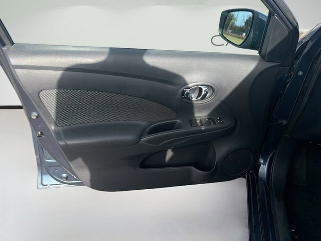 2015 Nissan Versa SV