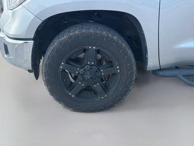 2017 Toyota Tundra SR5 5.7L V8