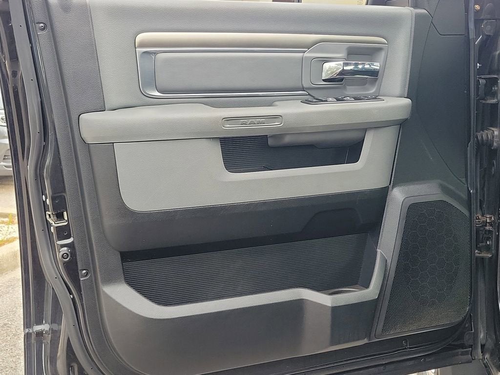 2018 RAM 1500 Big Horn Crew Cab 4x4 5'7" Box