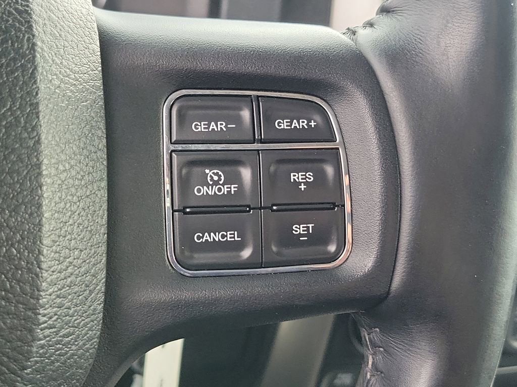 2018 RAM 1500 Big Horn Crew Cab 4x4 5'7" Box