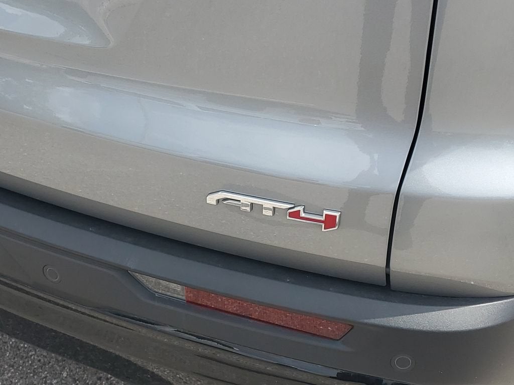 2025 GMC Acadia AT4