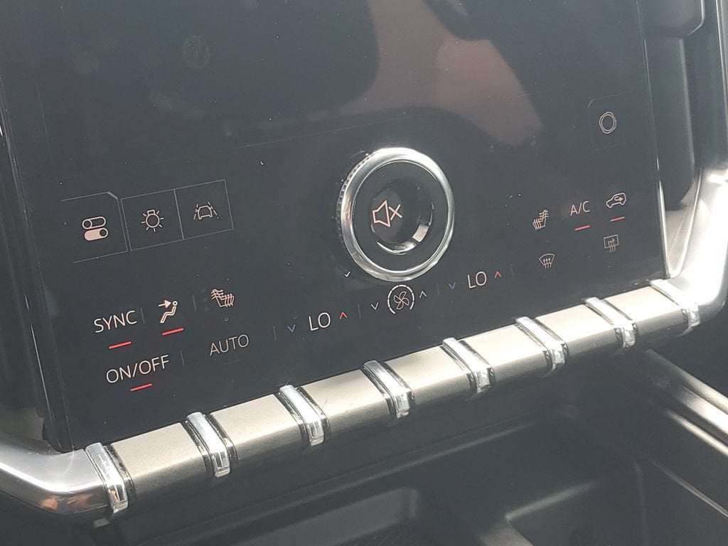 2025 GMC Acadia AT4