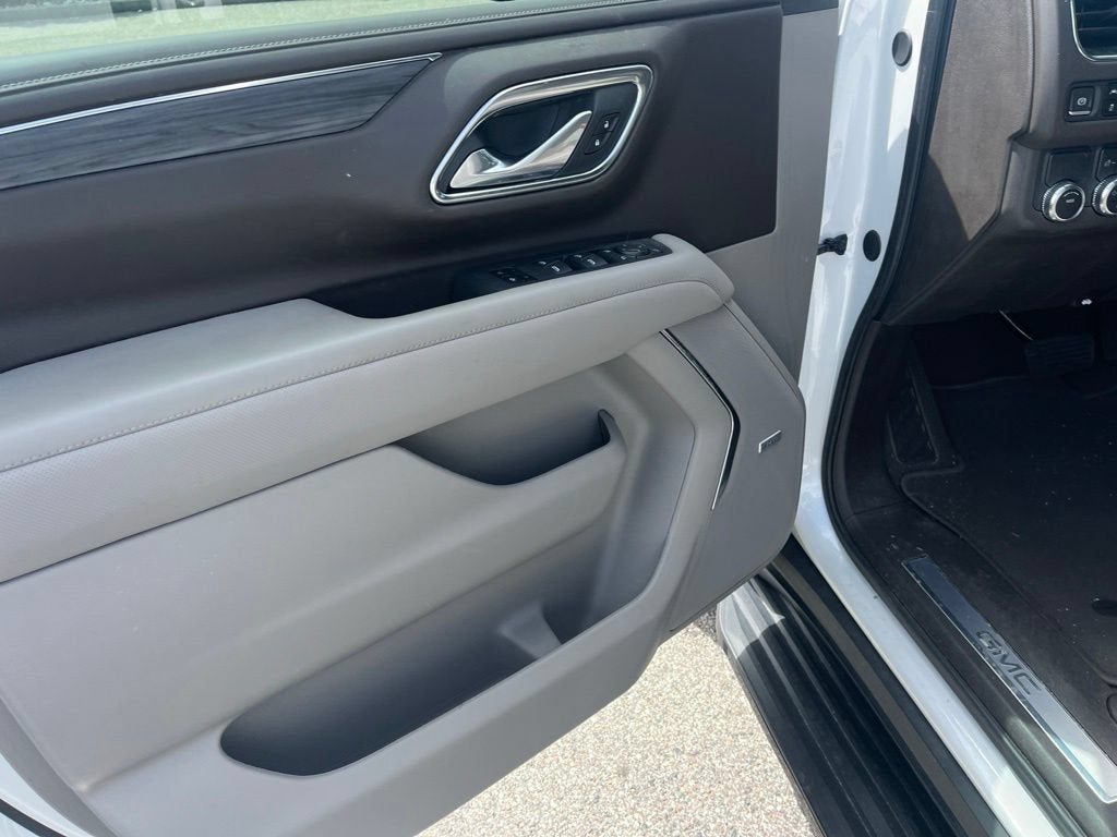 2023 GMC Yukon SLT