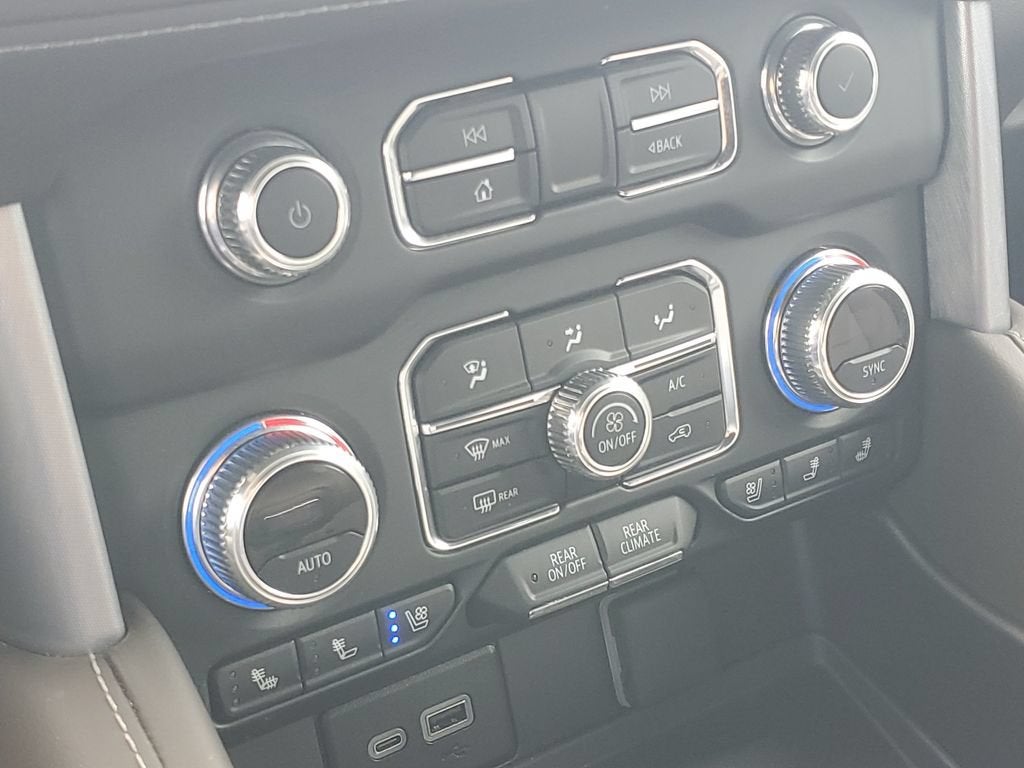 2024 GMC Yukon XL SLT