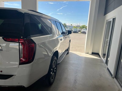 2022 GMC Yukon XL AT4