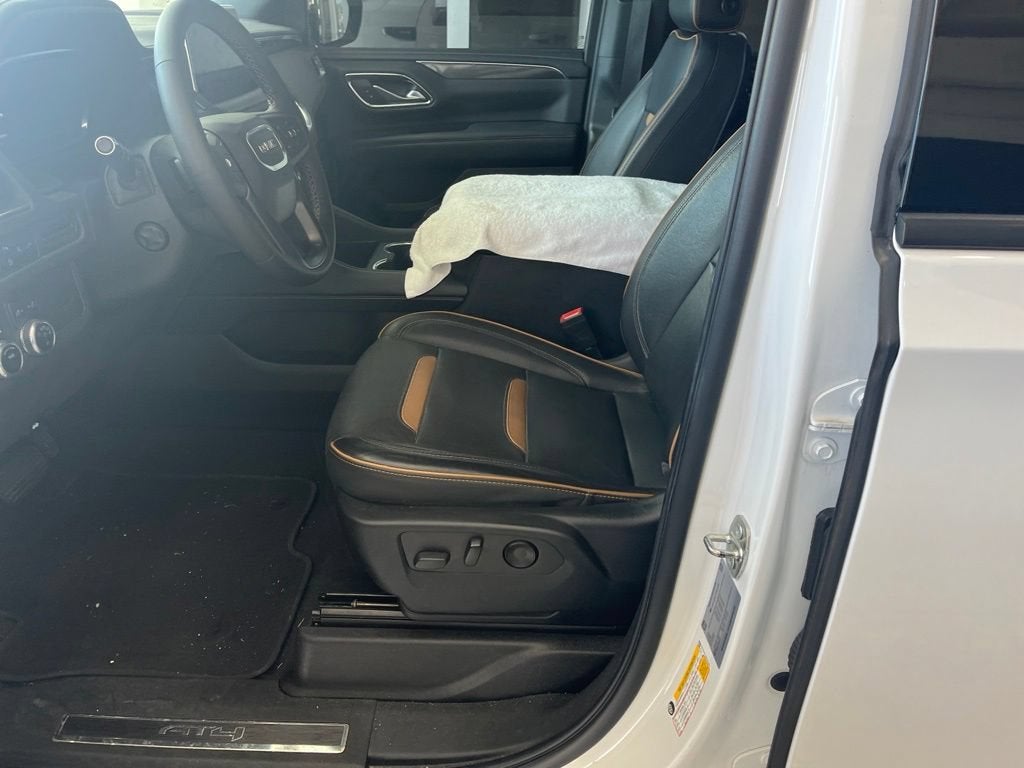 2022 GMC Yukon XL AT4