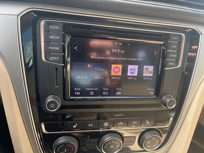 2019 Volkswagen Passat 2.0T Wolfsburg Edition