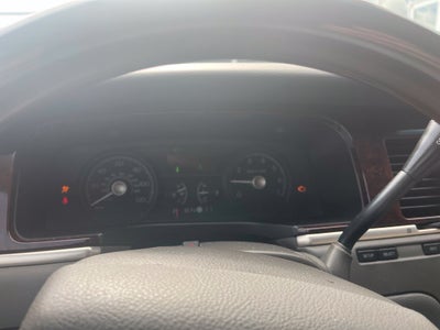 2011 Lincoln Town Car Signature Limited