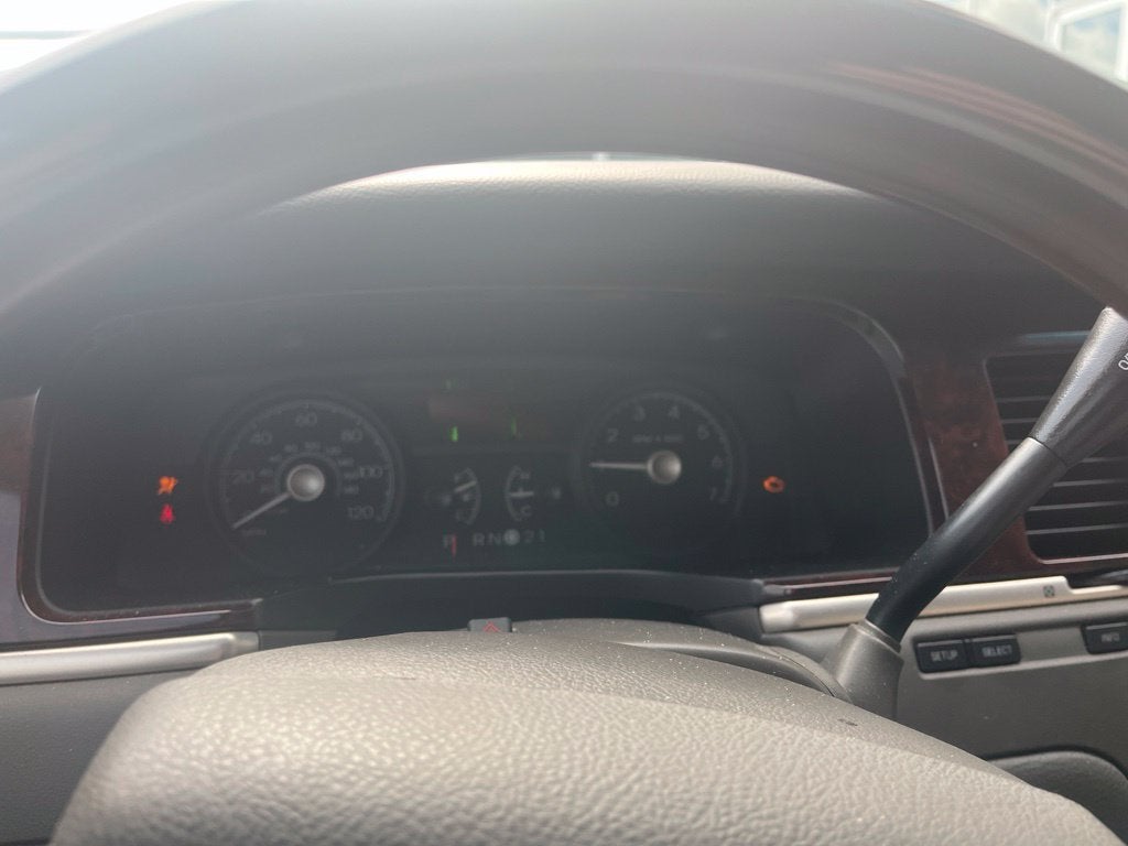 2011 Lincoln Town Car Signature Limited
