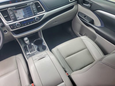 2019 Toyota Highlander SE