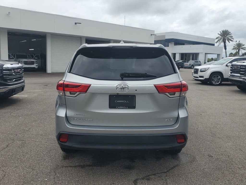 2019 Toyota Highlander SE