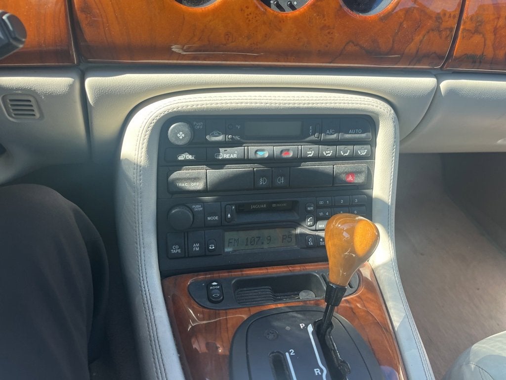 2000 Jaguar XK8 Base