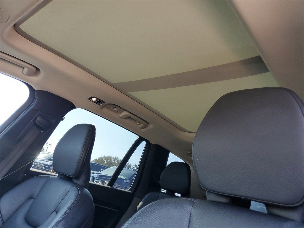 2019 Volvo XC90 Momentum