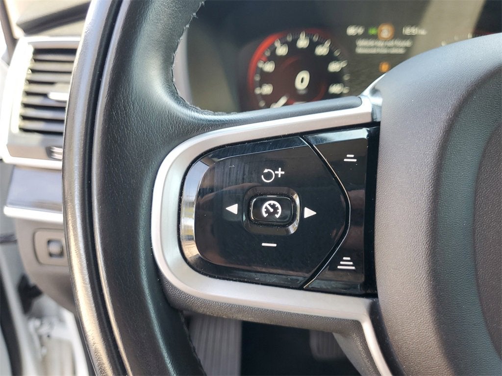 2019 Volvo XC90 Momentum